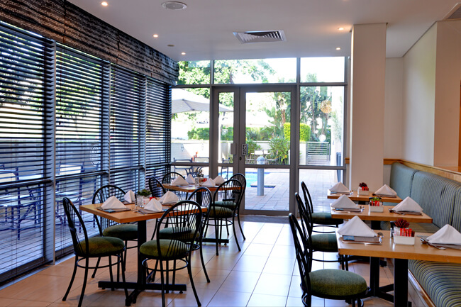 Road Lodge Umhlanga Breakfast restaurant pool view Gallery Images